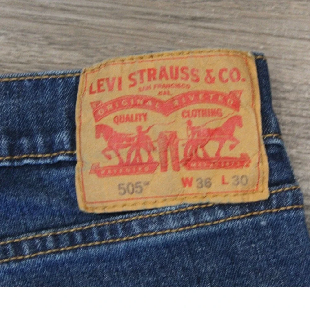 Levi's 505 Regular Fit Medium Wash Blue Denim Jeans‎ W36 L30